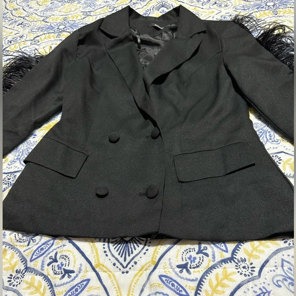 Blazer - Picture 2 of 5